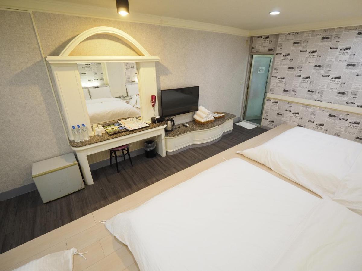 เหอเยว่ โฮเทล Hotel ซินจู๋ ภายนอก รูปภาพ